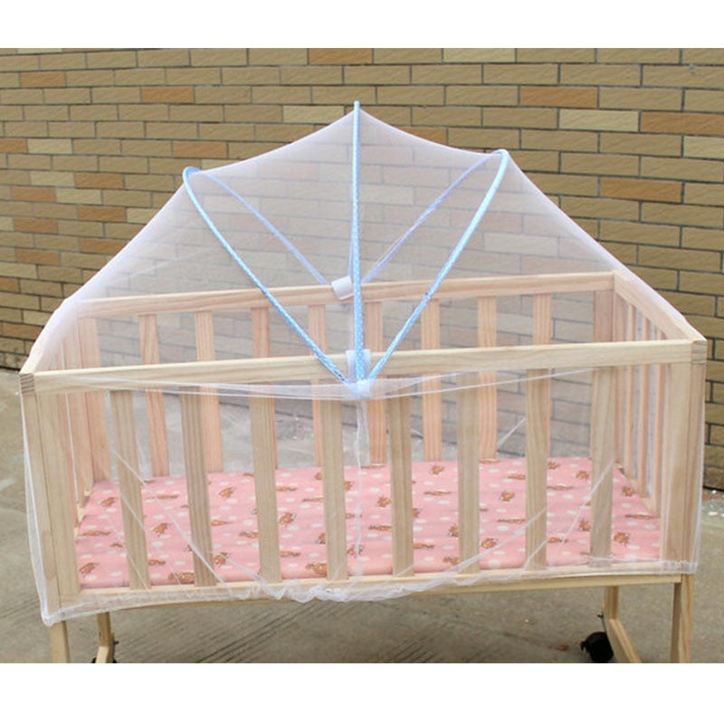 Moustiquaire dôme lit bébé